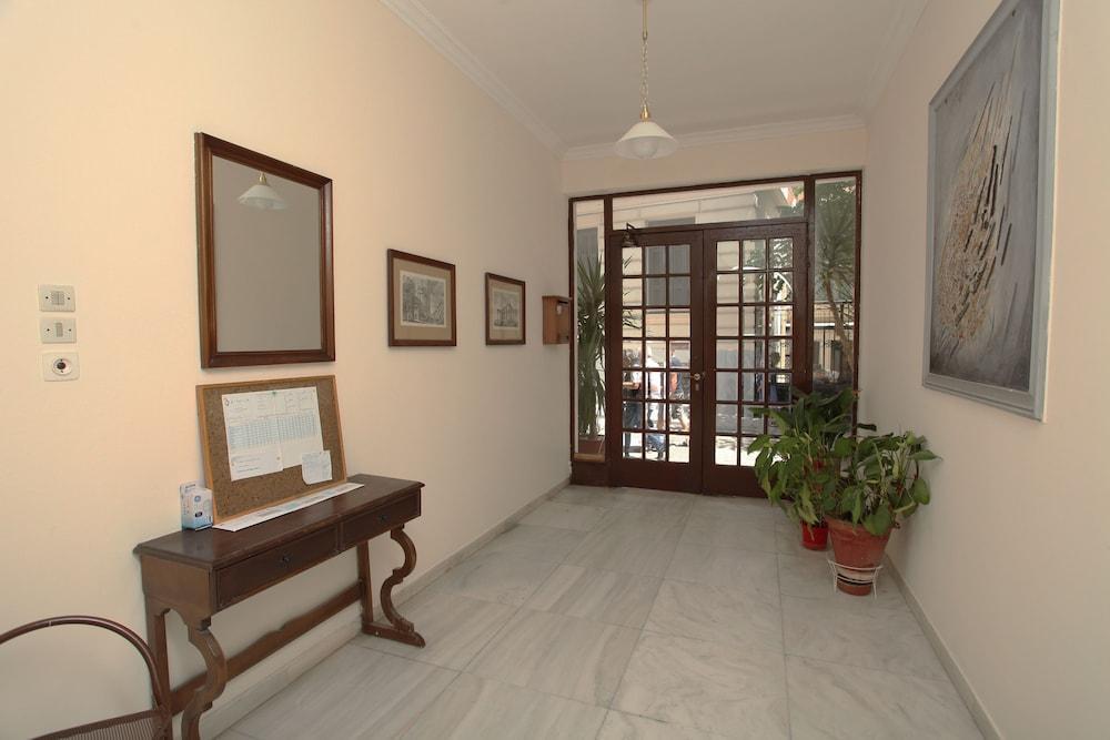 Stylish Studio Below The Acropolis Афины Экстерьер фото